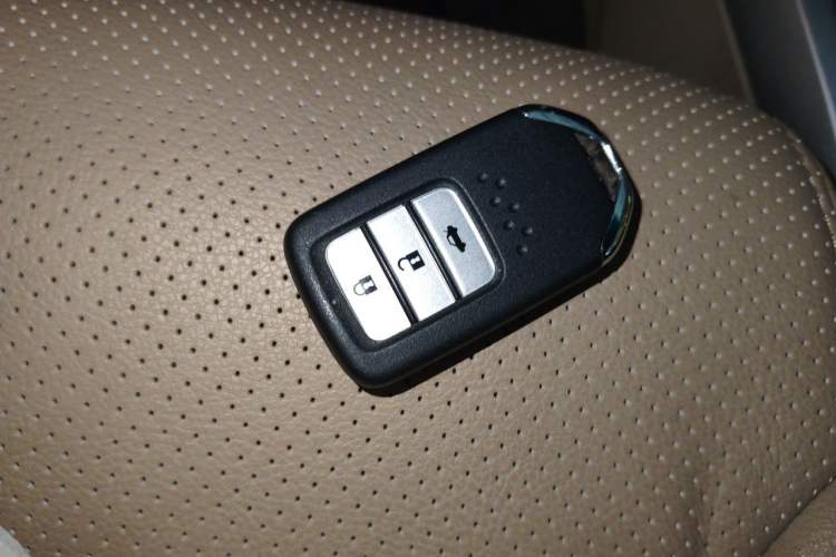 Used Honda Crider 2013 1.8L automatic luxury edition Vehicle Key