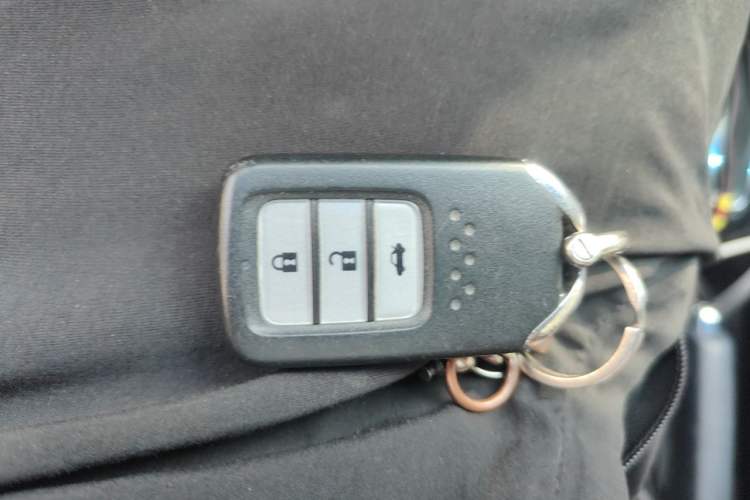 Used Honda Crider 2013 1.8L automatic luxury edition Vehicle Key