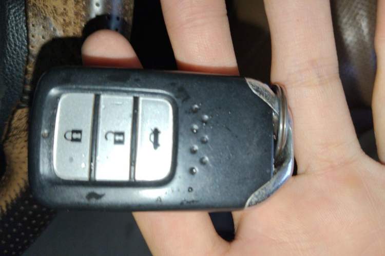 Used Honda Crider 2013 1.8L automatic luxury edition Vehicle Key