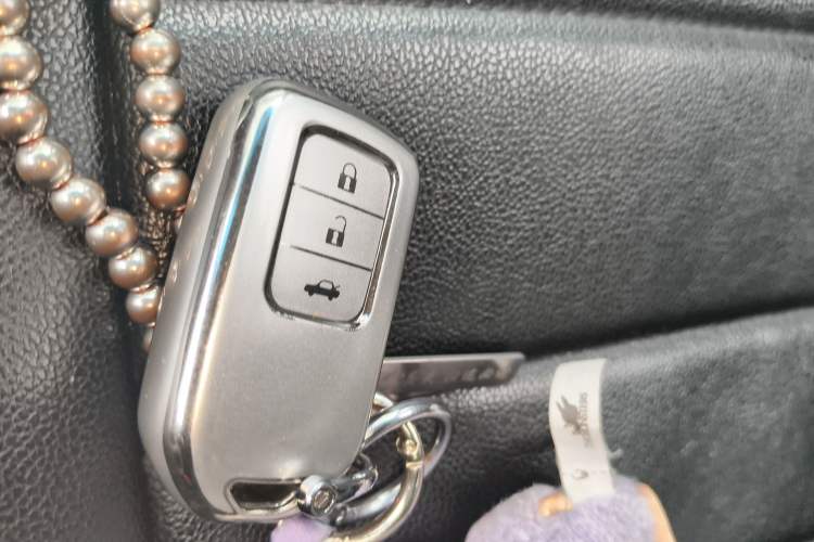 Used Honda Crider 2013 1.8L automatic luxury edition Vehicle Key