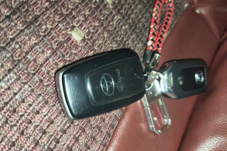 Used Honda Crider 2013 1.8L automatic luxury edition Vehicle Key