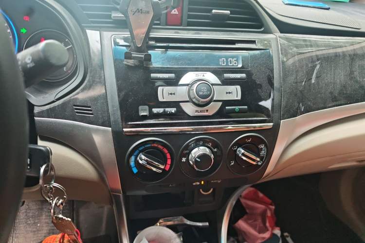 Used Honda Crider 2013 1.8L manual Comfort version Audio And AC Panel