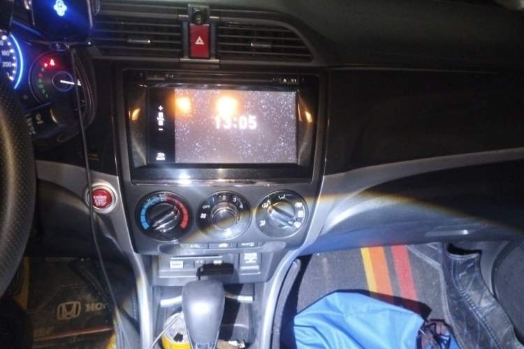 Used Honda Crider 2013 1.8L automatic luxury edition Audio And AC Panel