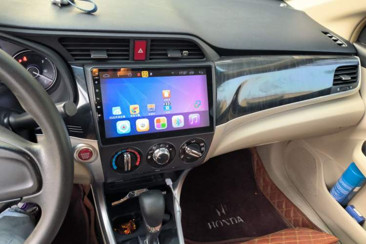 Used Honda Crider 2013 1.8L automatic luxury edition Audio And AC Panel