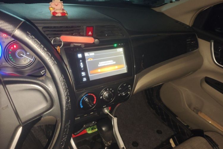 Used Honda Crider 2013 1.8L automatic luxury edition Audio And AC Panel