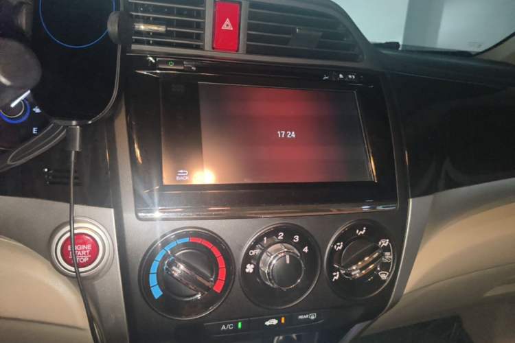 Used Honda Crider 2013 1.8L automatic luxury edition Audio And AC Panel
