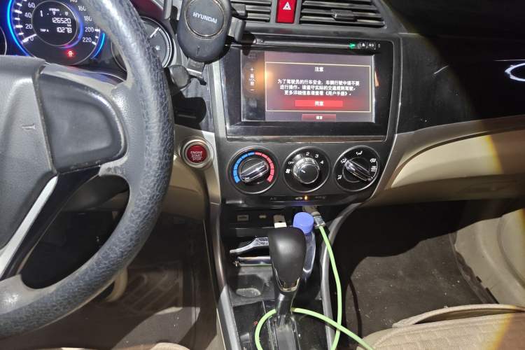 Used Honda Crider 2013 1.8L automatic luxury edition Audio And AC Panel