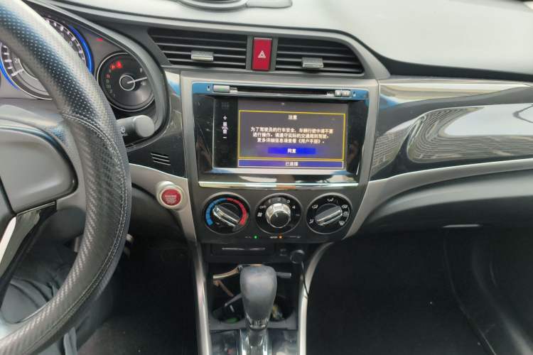 Used Honda Crider 2013 1.8L automatic luxury edition Audio And AC Panel