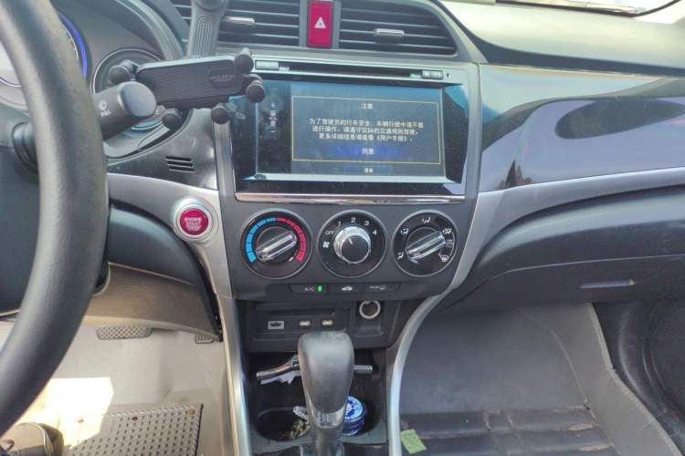 Used Honda Crider 2013 1.8L automatic luxury edition Audio And AC Panel