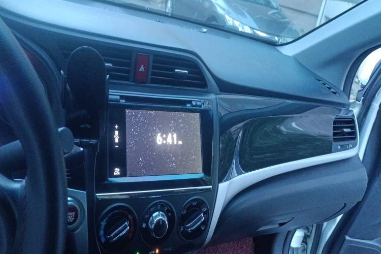 Used Honda Crider 2013 1.8L automatic luxury edition Audio And AC Panel