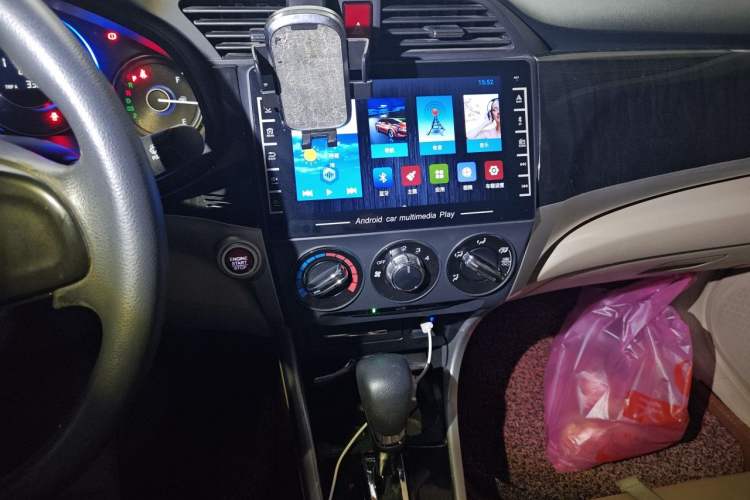 Used Honda Crider 2013 1.8L automatic luxury edition Audio And AC Panel