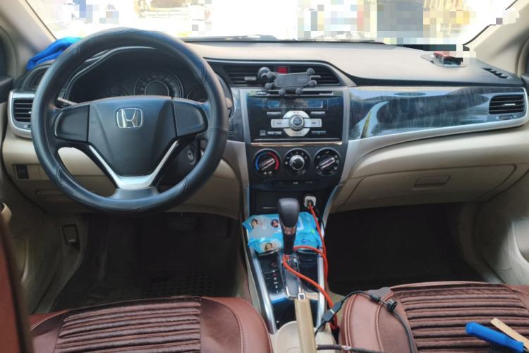 Used Honda Crider 2013 1.8L automatic comfort version Center Console