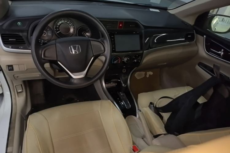 Used Honda Crider 2013 1.8L automatic comfort version Center Console