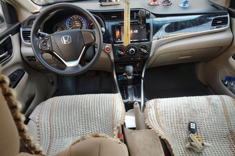 Used Honda Crider 2013 1.8L automatic luxury edition Center Console
