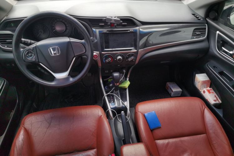 Used Honda Crider 2013 1.8L automatic luxury edition Center Console