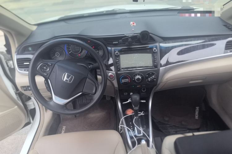 Used Honda Crider 2013 1.8L automatic luxury edition Center Console