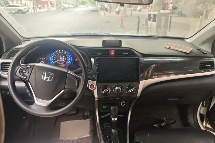 Used Honda Crider 2013 1.8L automatic luxury edition Center Console