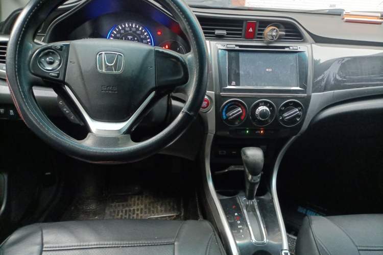 Used Honda Crider 2013 1.8L automatic luxury edition Center Console