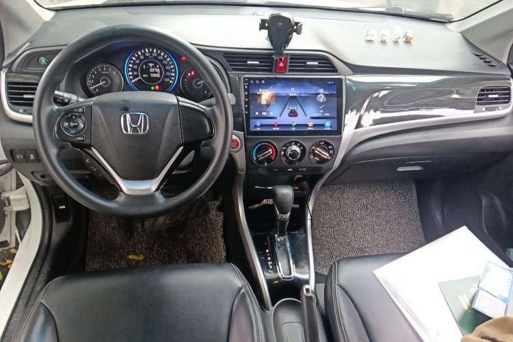 Used Honda Crider 2013 1.8L automatic luxury edition Center Console