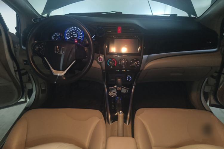 Used Honda Crider 2013 1.8L automatic luxury edition Center Console