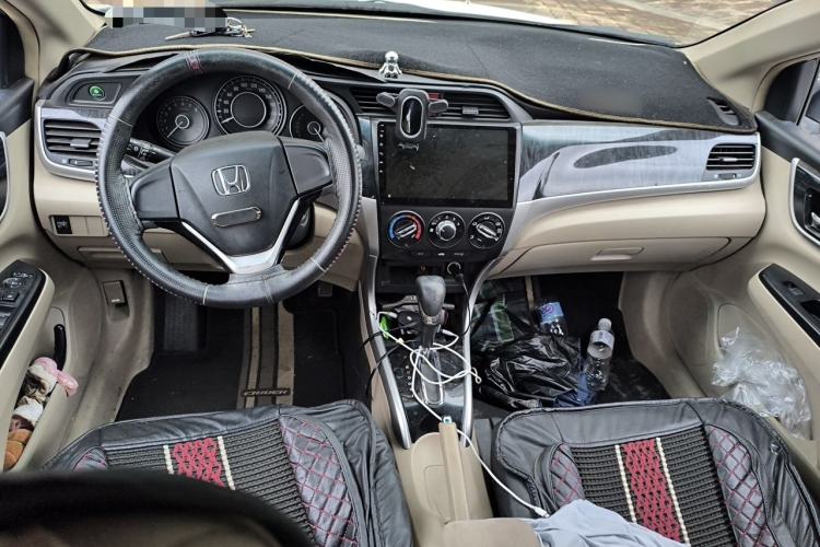 Used Honda Crider 2013 1.8L automatic comfort version Center Console