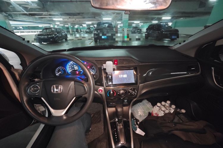 Used Honda Crider 2013 1.8L automatic luxury edition Center Console