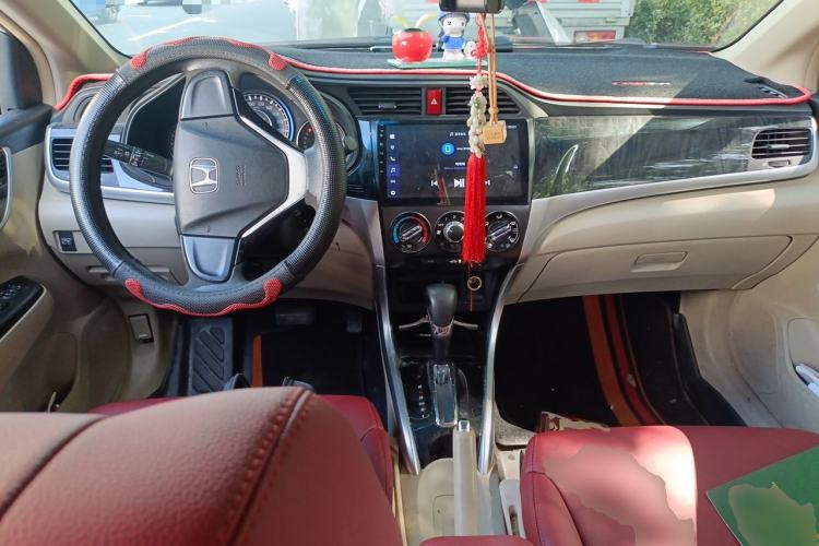 Used Honda Crider 2013 1.8L automatic comfort version Center Console