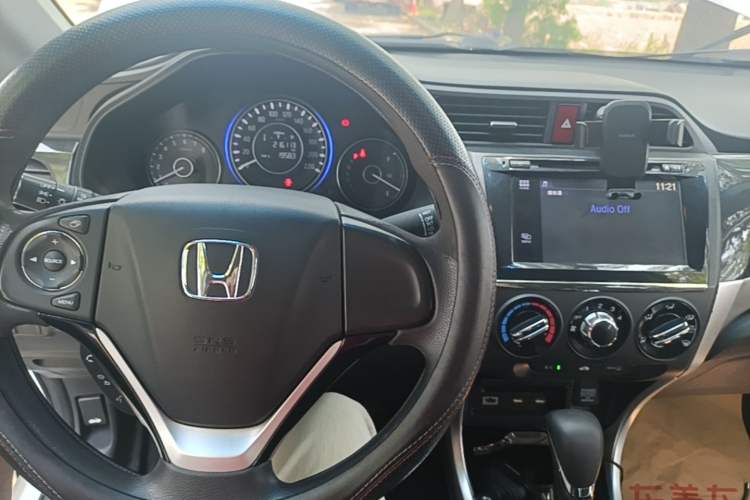 Used Honda Crider 2013 1.8L automatic luxury edition Center Console
