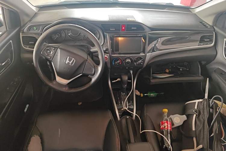 Used Honda Crider 2013 1.8L automatic luxury edition Center Console
