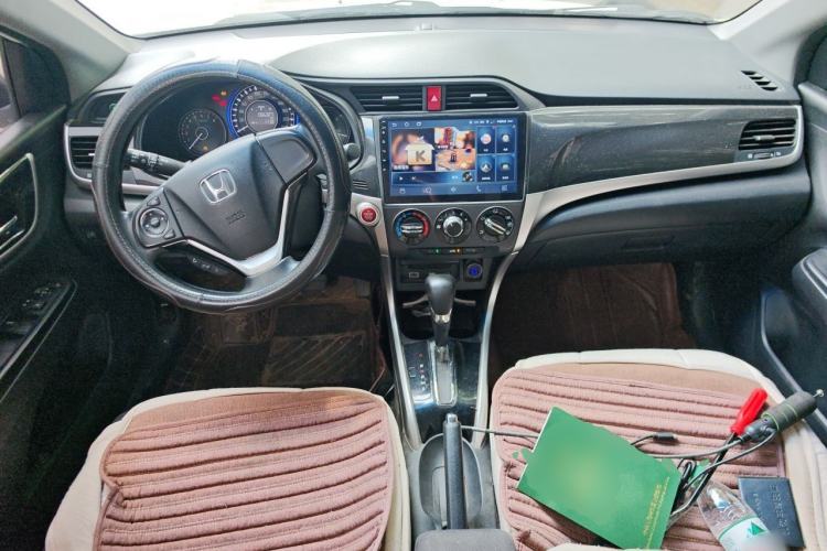 Used Honda Crider 2013 1.8L automatic luxury edition Center Console
