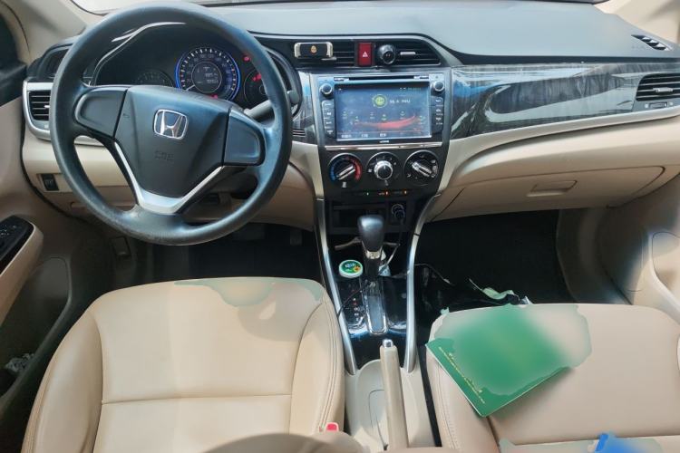 Used Honda Crider 2013 1.8L automatic comfort version Center Console