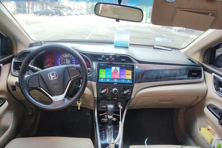 Used Honda Crider 2013 1.8L automatic comfort version Center Console