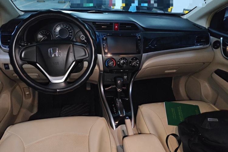 Used Honda Crider 2013 1.8L automatic comfort version Center Console