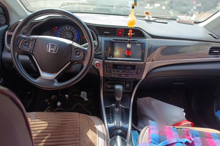 Used Honda Crider 2013 1.8L automatic flagship version Center Console