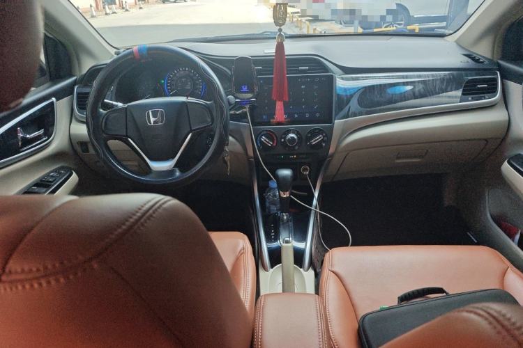 Used Honda Crider 2013 1.8L automatic comfort version Center Console