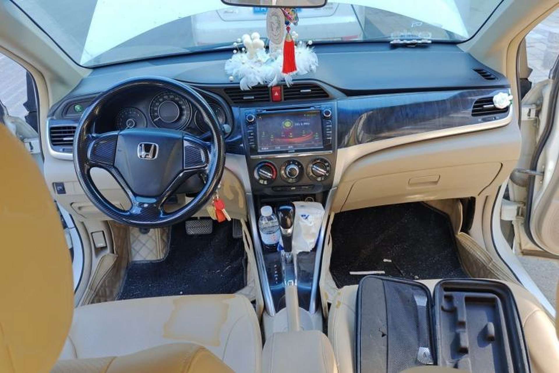 Used Honda Crider 2013 1.8L automatic comfort version Center Console