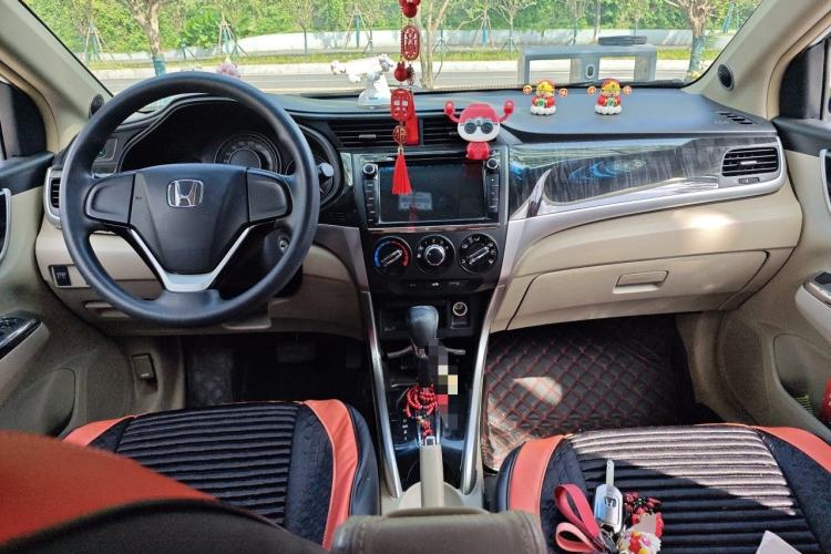 Used Honda Crider 2013 1.8L automatic comfort version Center Console