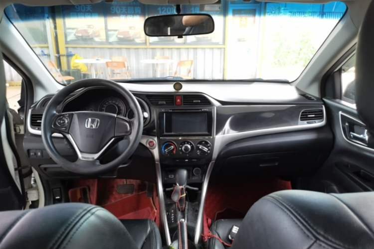 Used Honda Crider 2013 1.8L automatic luxury edition Center Console