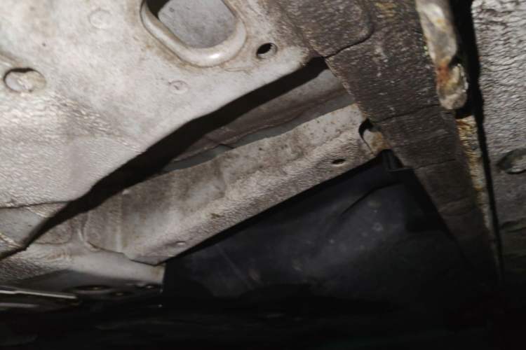 Used Honda Crider 2013 1.8L automatic luxury edition Chassis Front Left