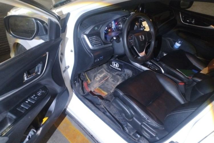 Used Honda Crider 2013 1.8L automatic luxury edition Driver Seat