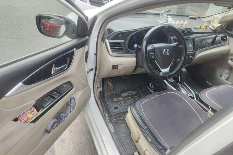Used Honda Crider 2013 1.8L automatic luxury edition Driver Seat
