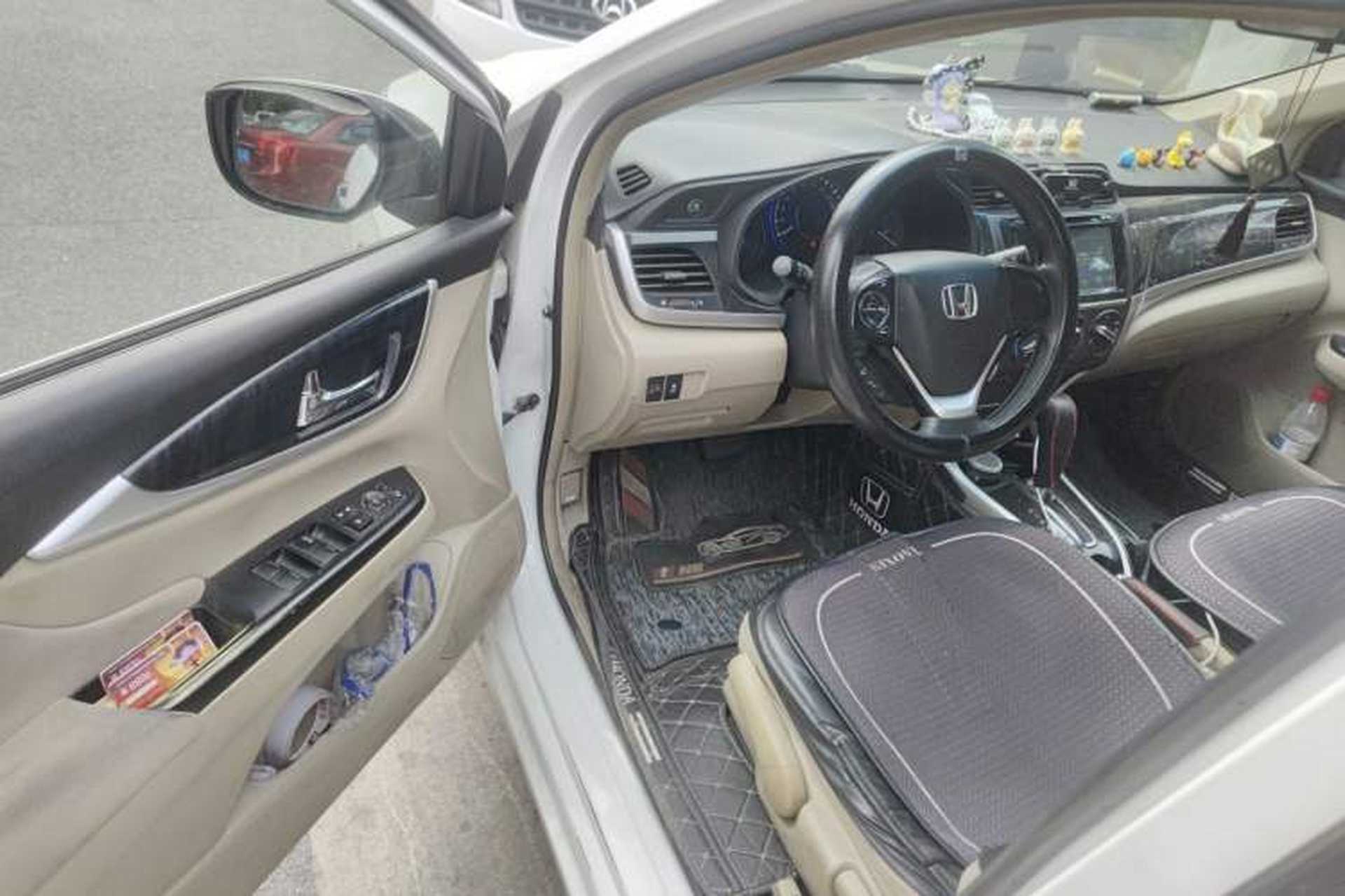 Used Honda Crider 2013 1.8L automatic luxury edition Driver Seat