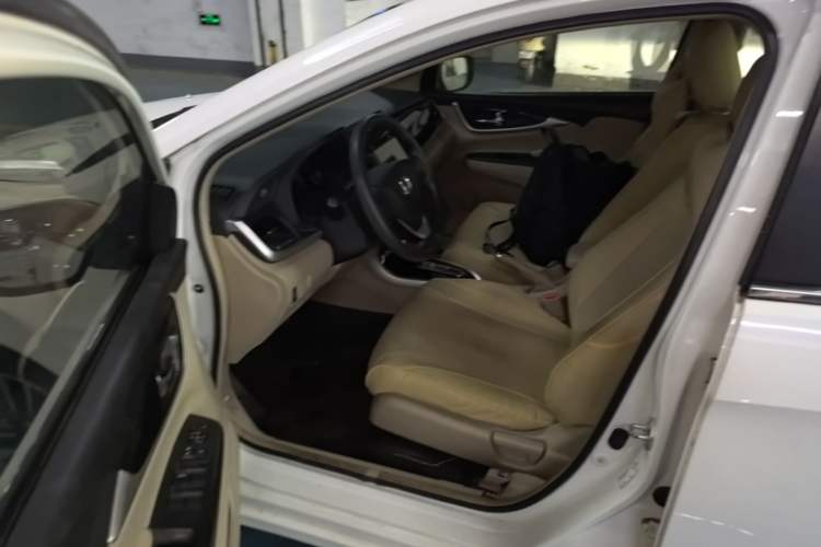 Used Honda Crider 2013 1.8L automatic comfort version Driver Seat