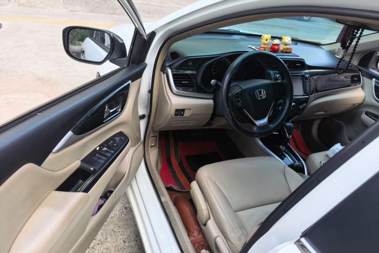 Used Honda Crider 2013 1.8L automatic luxury edition Driver Seat