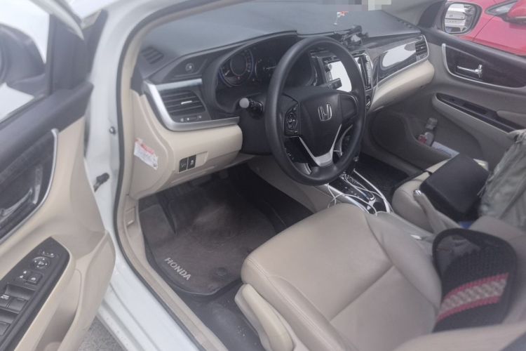 Used Honda Crider 2013 1.8L automatic luxury edition Driver Seat