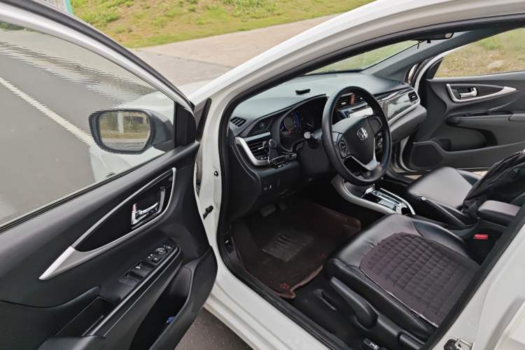 Used Honda Crider 2013 1.8L automatic luxury edition Driver Seat
