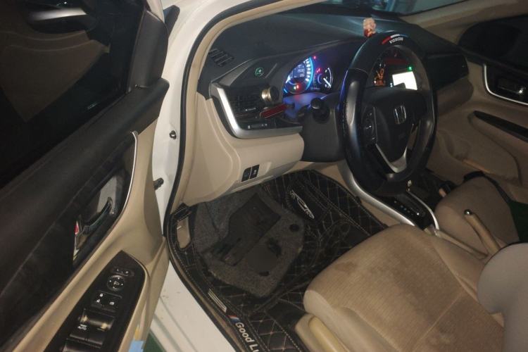 Used Honda Crider 2013 1.8L automatic luxury edition Driver Seat