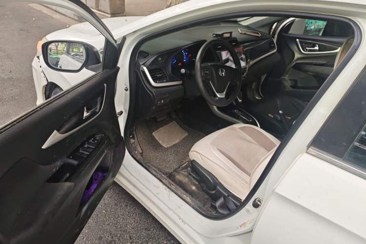 Used Honda Crider 2013 1.8L automatic luxury edition Driver Seat