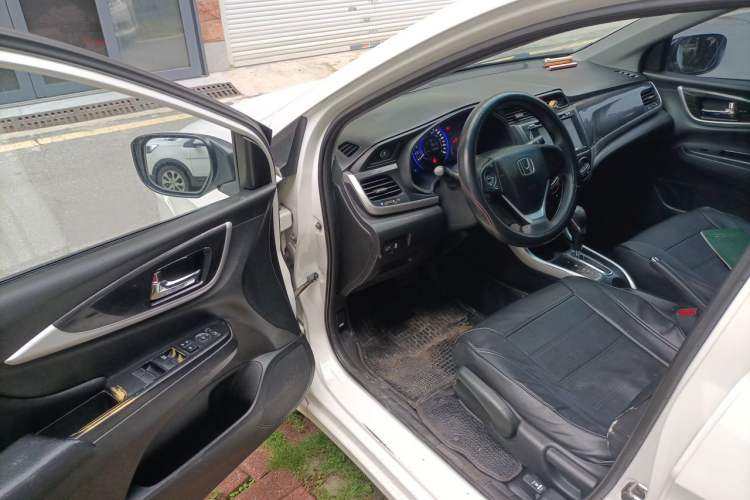 Used Honda Crider 2013 1.8L automatic luxury edition Driver Seat