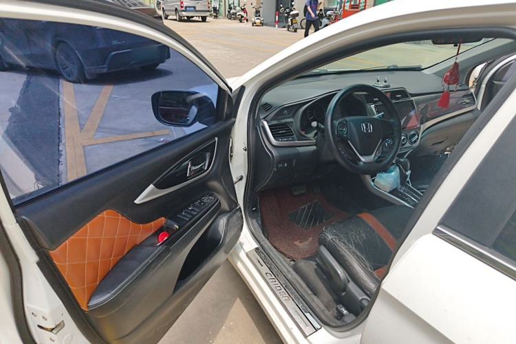 Used Honda Crider 2013 1.8L automatic luxury edition Driver Seat